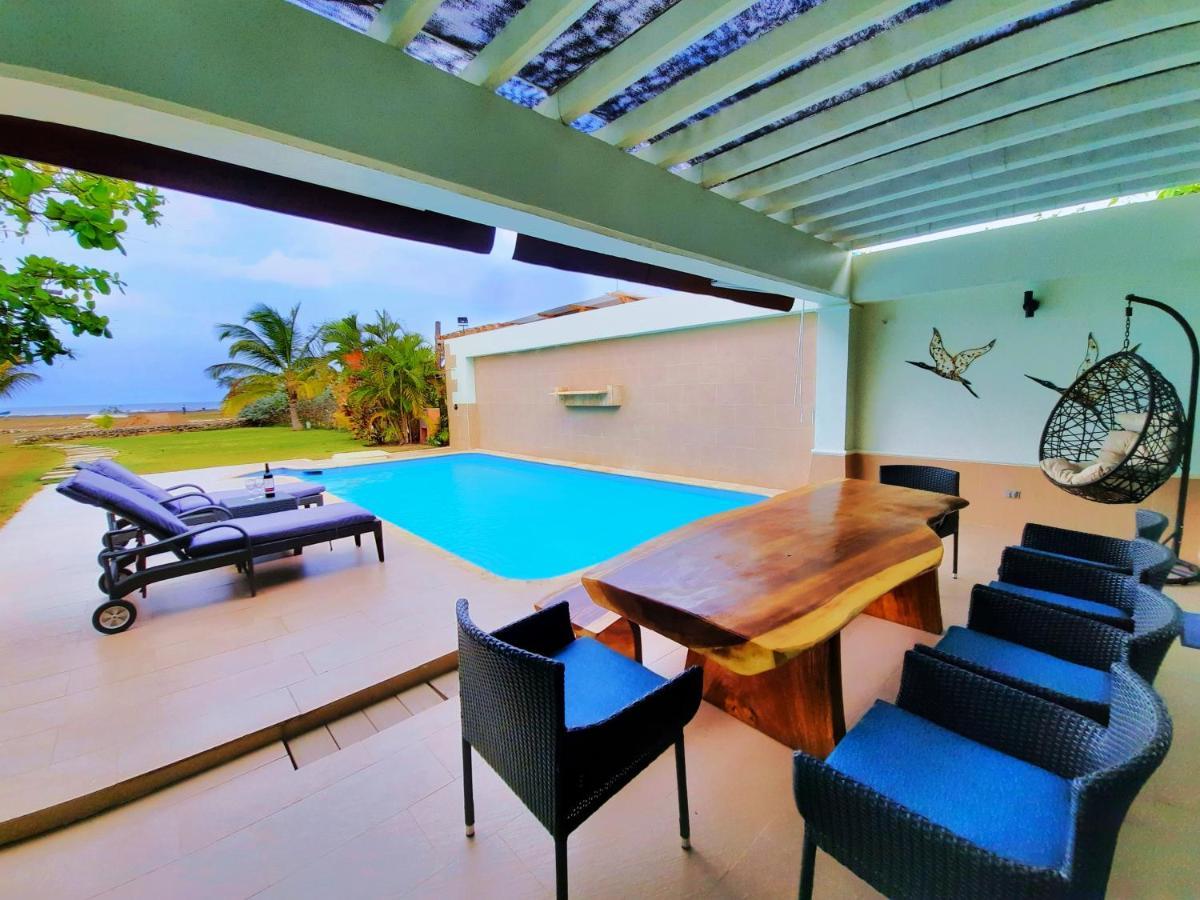 Beach Villa Sol & Mar Cartagena, Beachfront & Private Pool Екстериор снимка